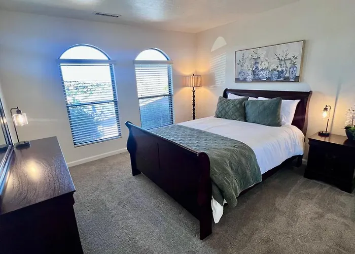 Dom wakacyjny Spacious 3bed2ba With Great Views!