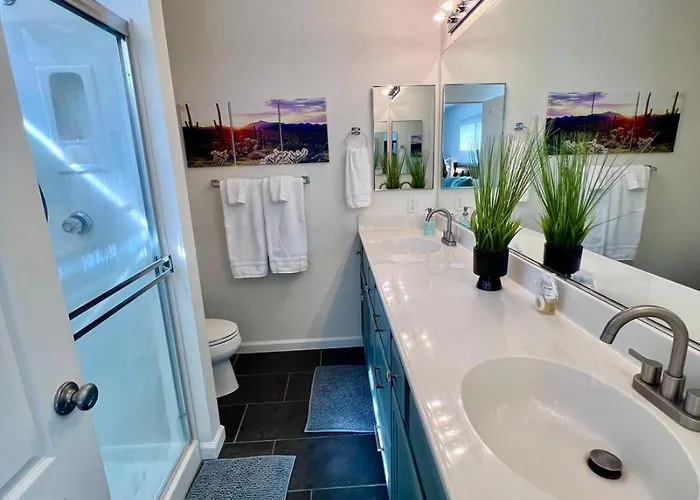 Spacious 3bed2ba With Great Views!
